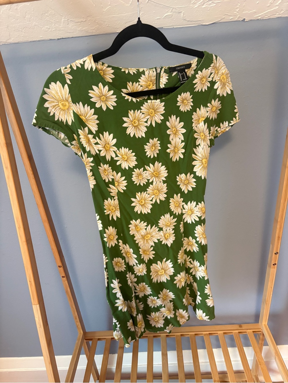 Forever 21 Green Daisy Print Dress